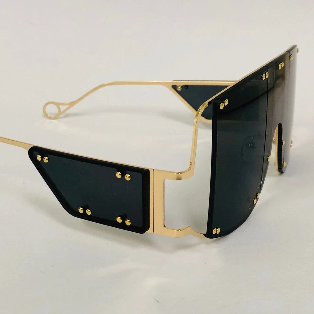 Oversized Shield Sunglasses Gold Studded Accents Fashion Statement Shades Lentes